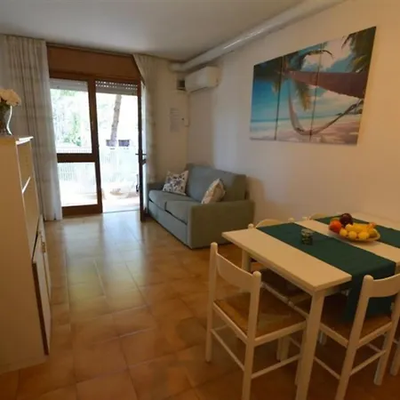 Cozy Near The In Lignano *