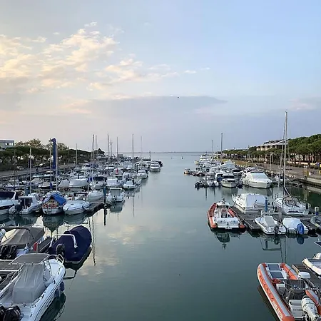 Cozy Near The In Lignano